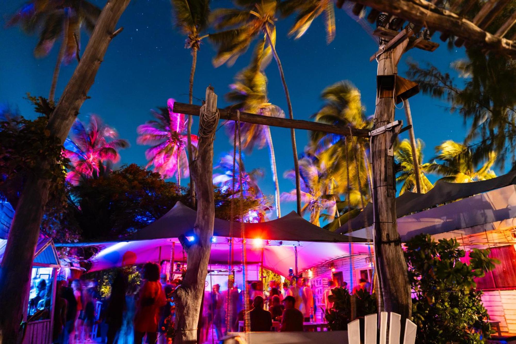 B4 Beach Club パジェ エクステリア 写真