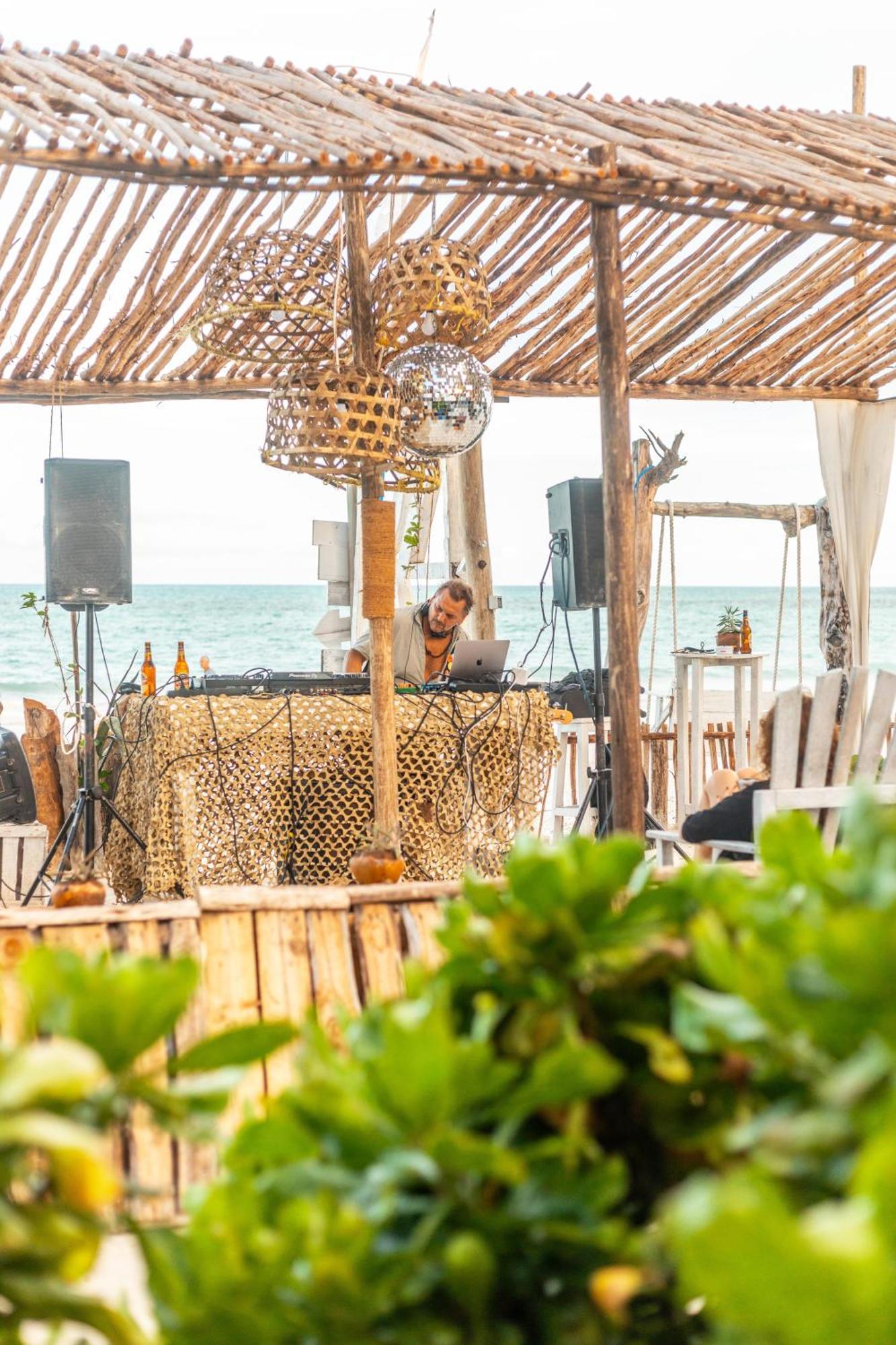 B4 Beach Club パジェ エクステリア 写真