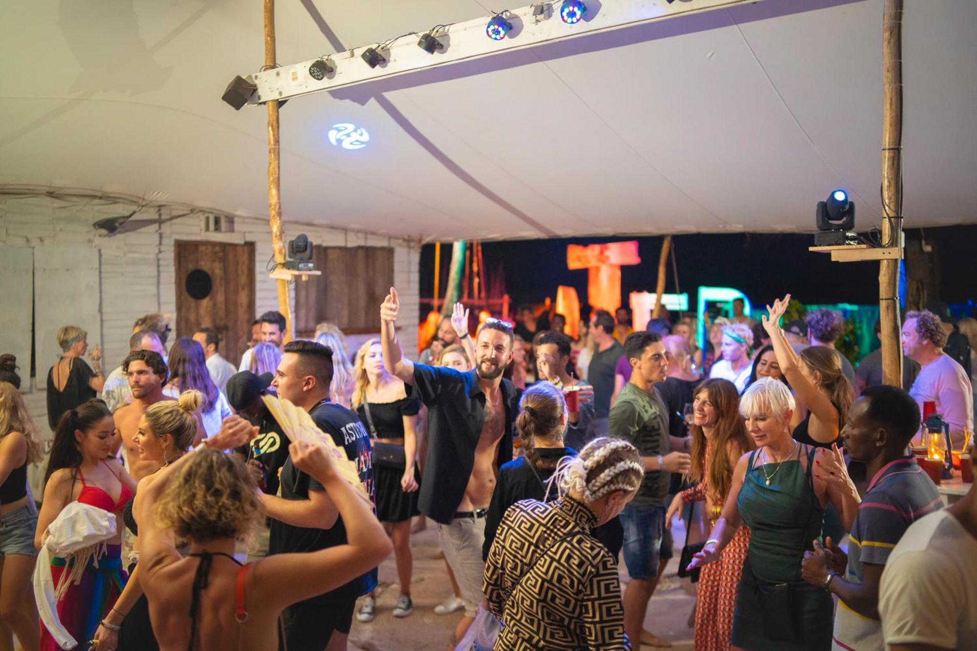 B4 Beach Club パジェ エクステリア 写真