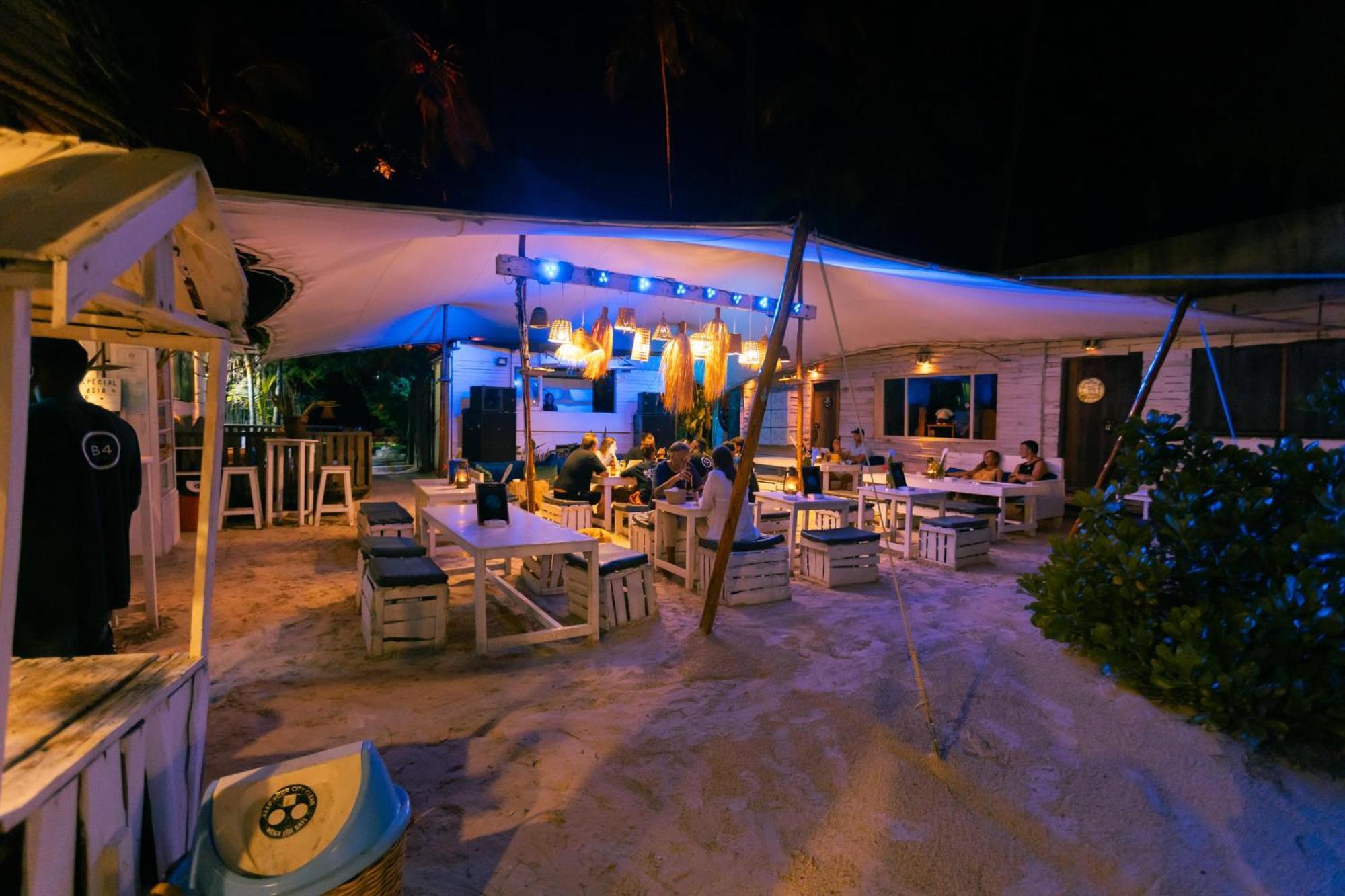 B4 Beach Club パジェ エクステリア 写真